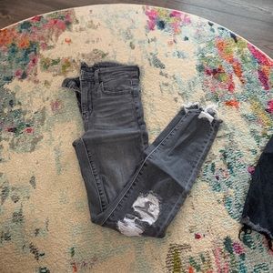 American Eagle Hi-Rise Distressed Jegging Raw Hem